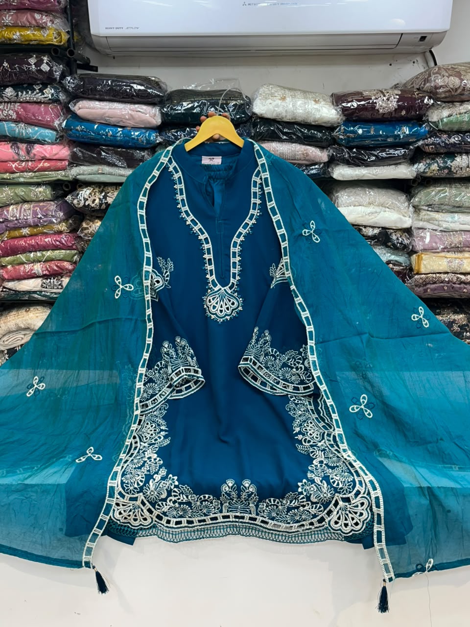 PAKISTANI SUIT 1142