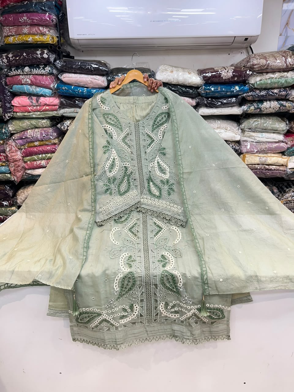 PAKISTANI SUIT 1148