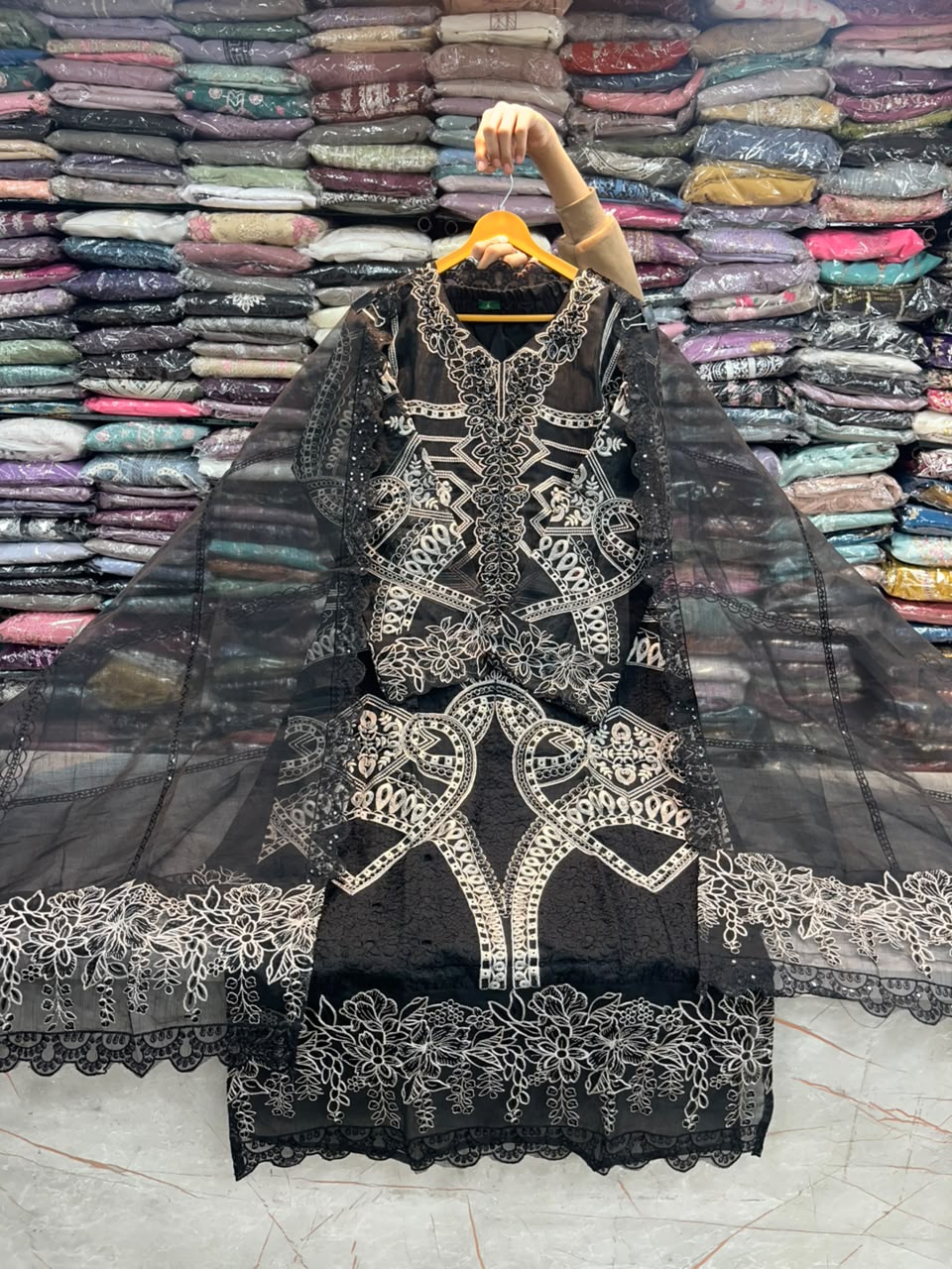 PAKISTANI SUITS 1154