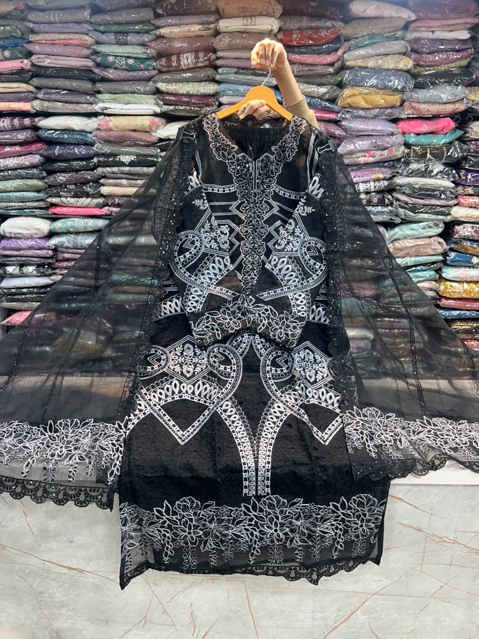 PAKISTANI SUITS 1154
