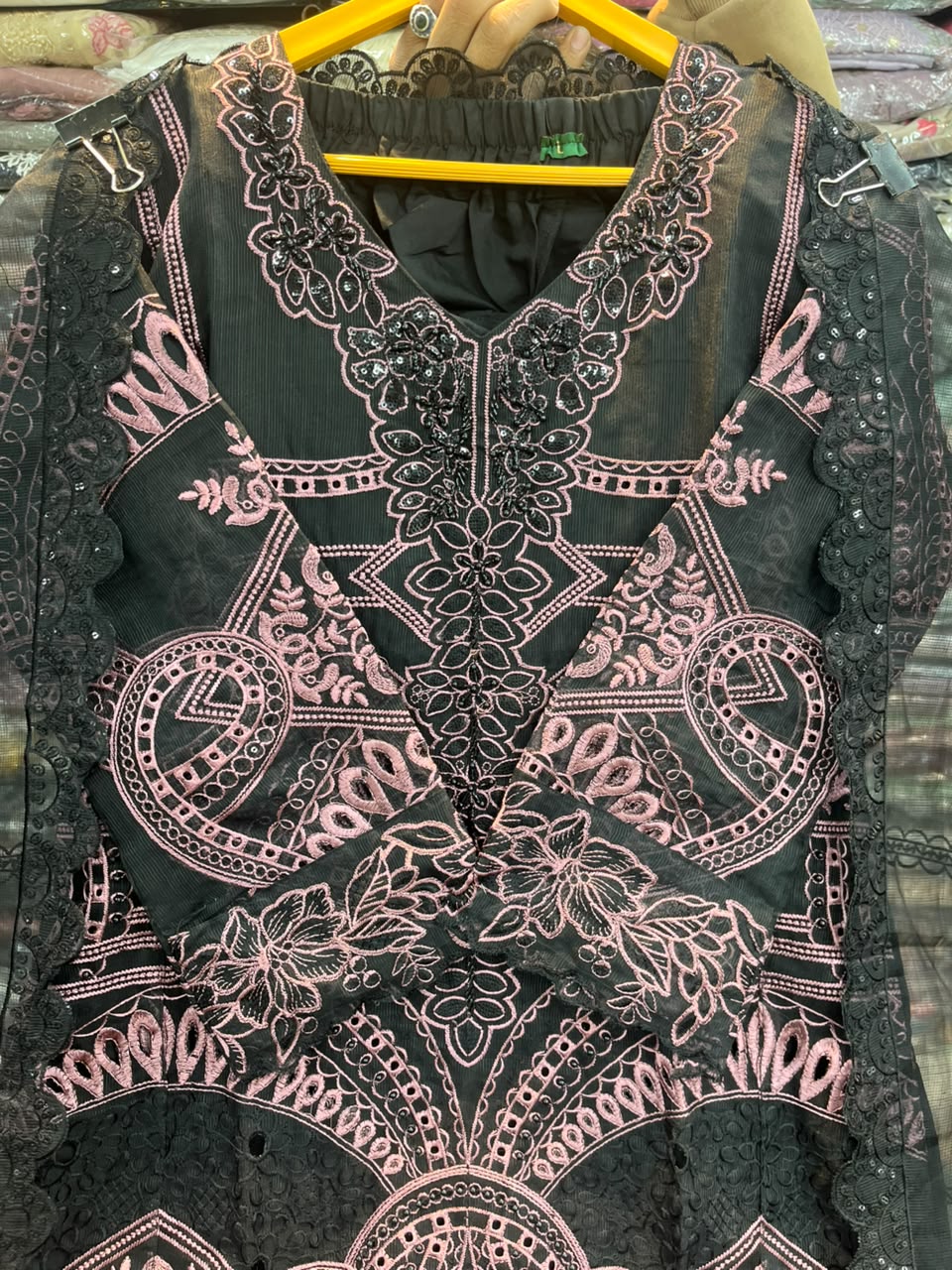 PAKISTANI SUITS 1154
