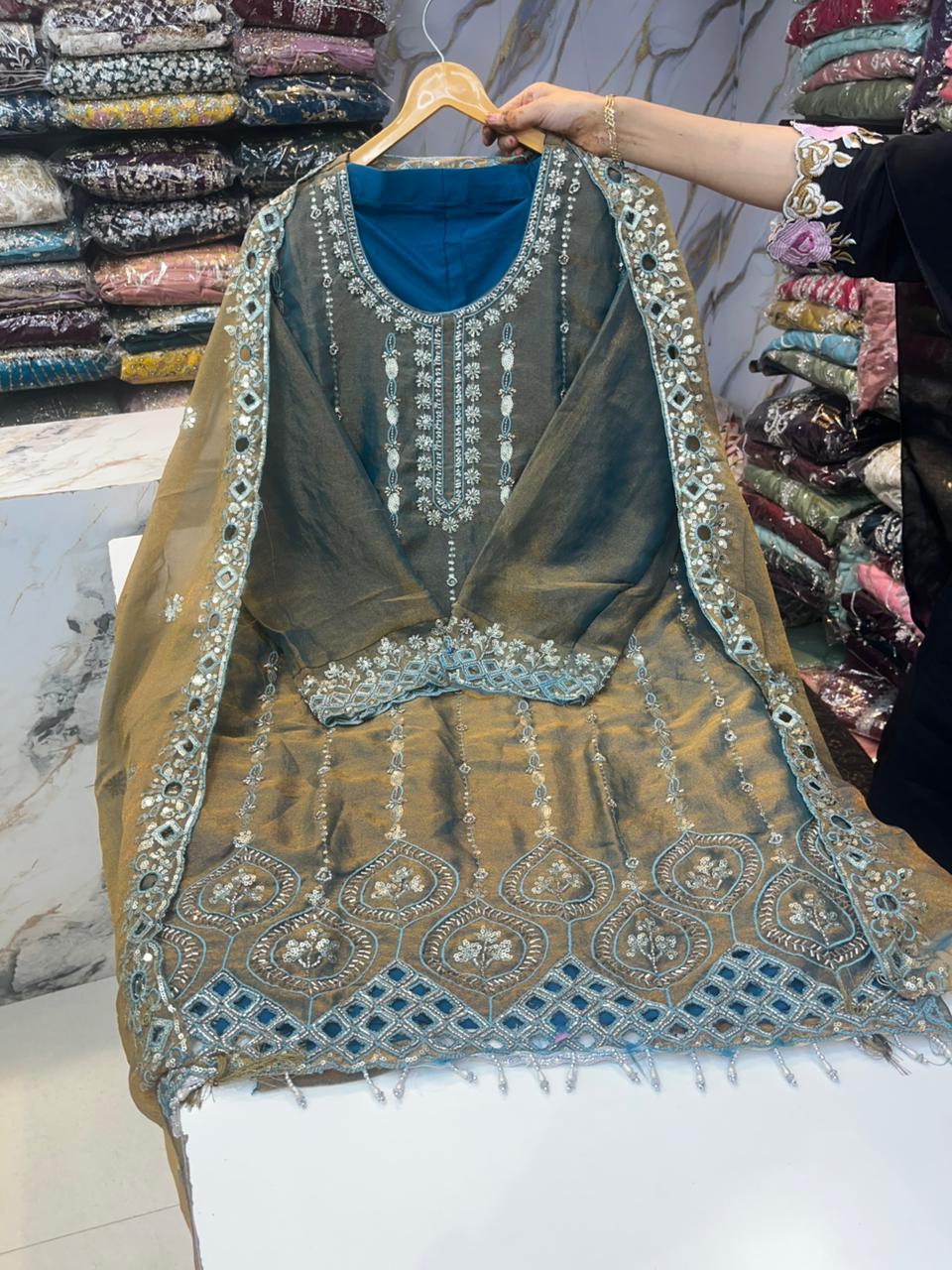 PAKISTANI SUIT 20032