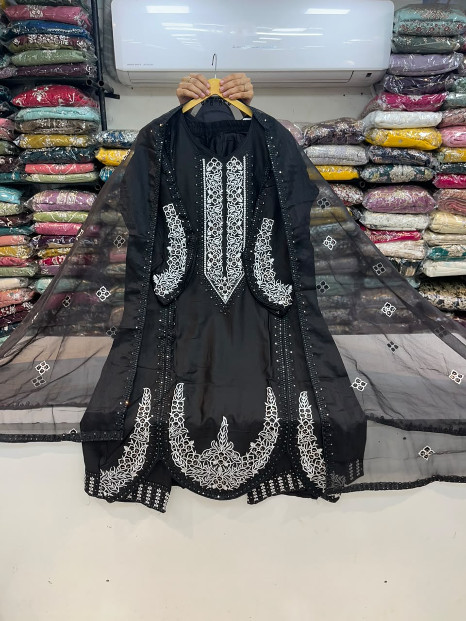 PAKISTANI SUITS 1166