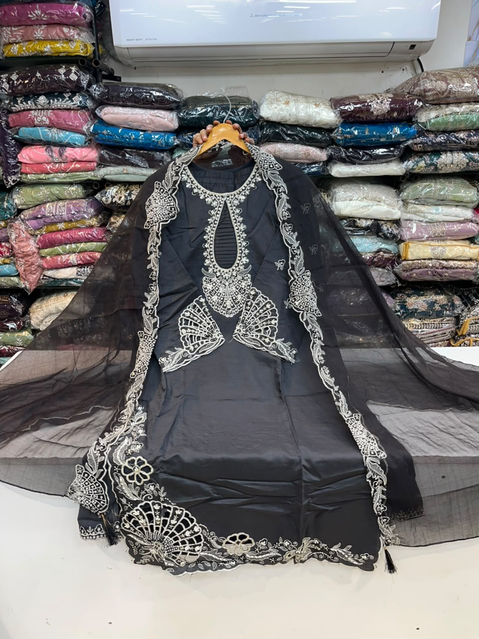 PAKISTANI SUIT 1143