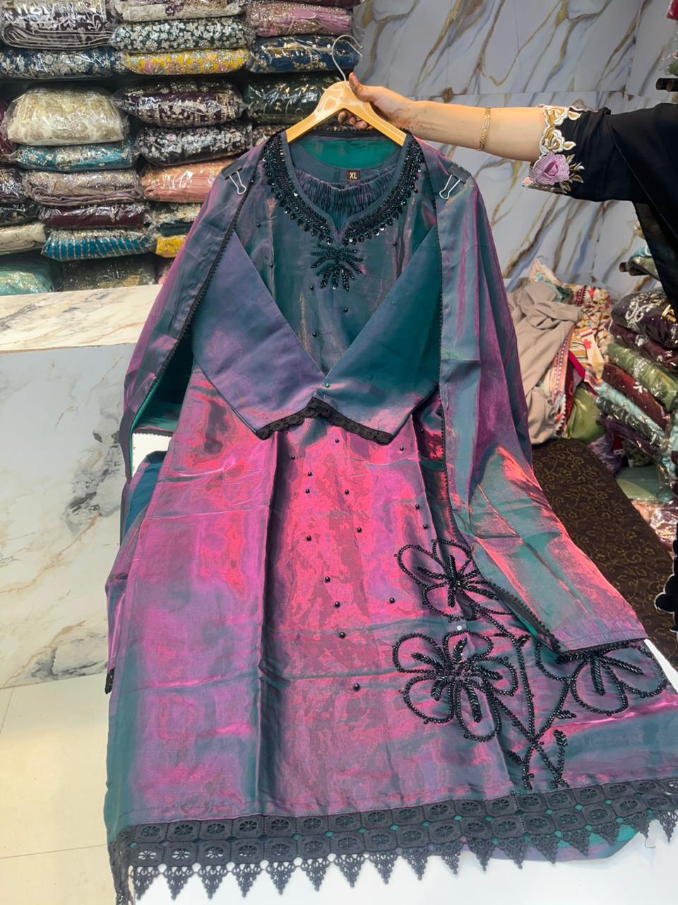PAKISTANI SUITS