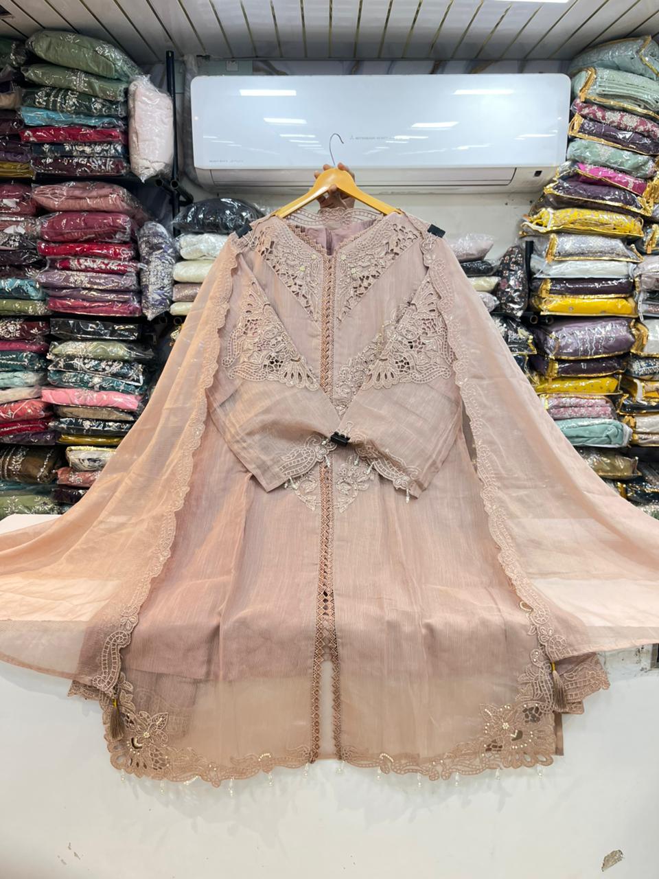 PAKISTANI SUIT