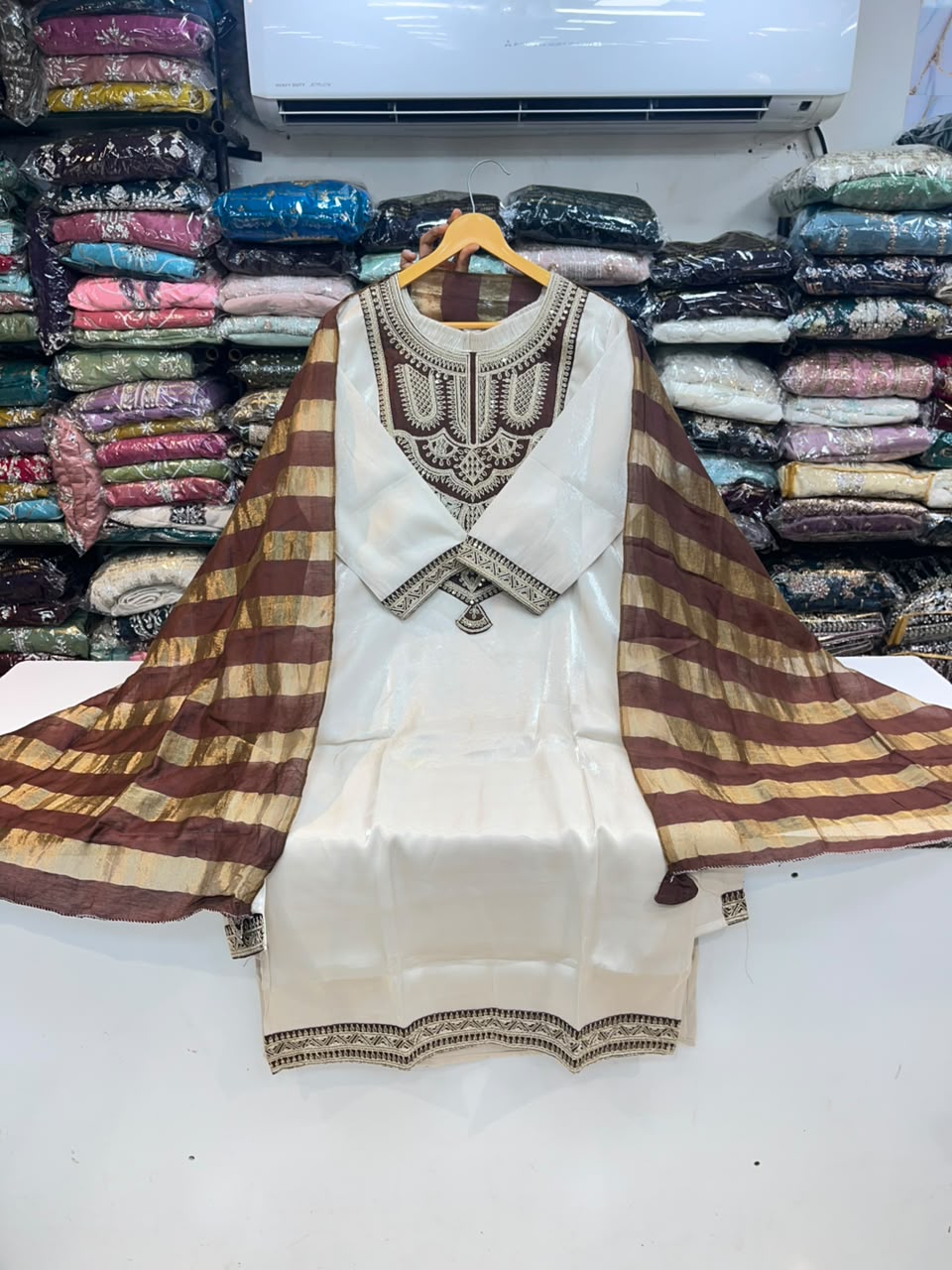 PAKISTANI SUIT 1120