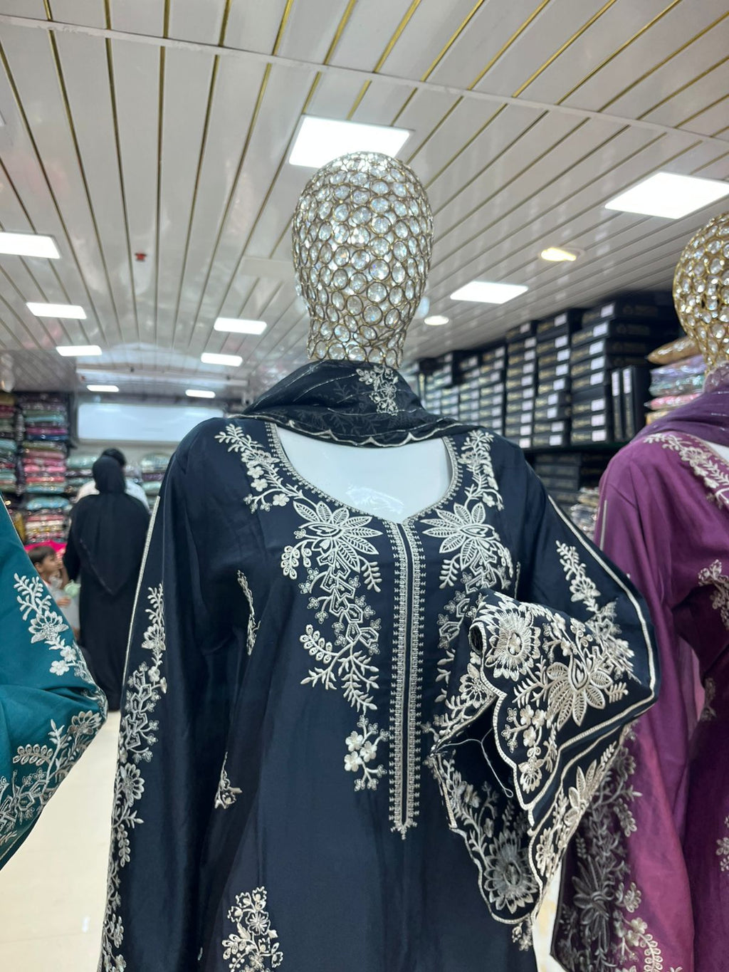 Pakistani Rayyon embroidery