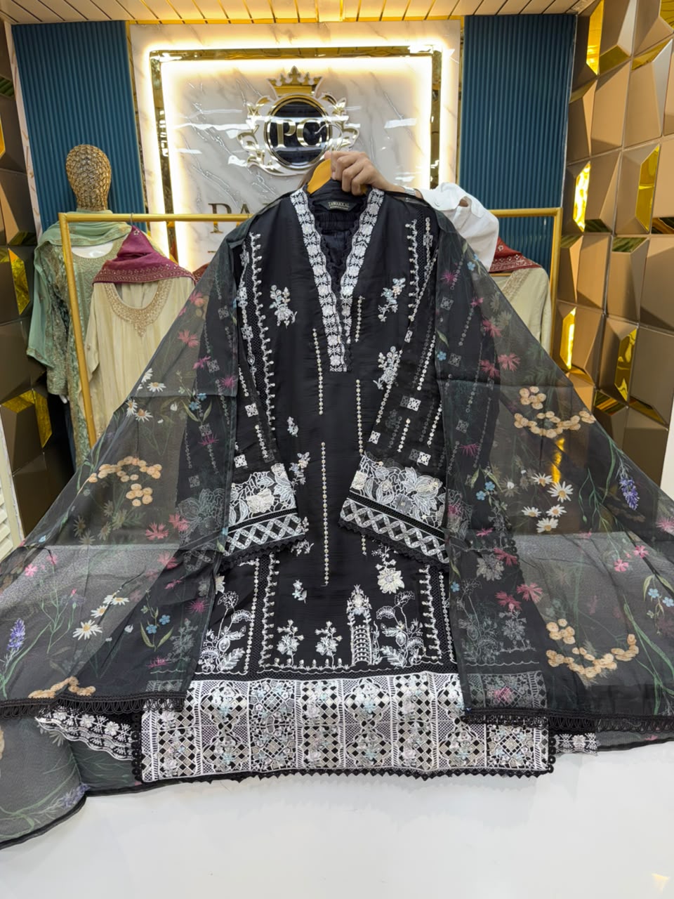 PAKISTANI SUIT 1616