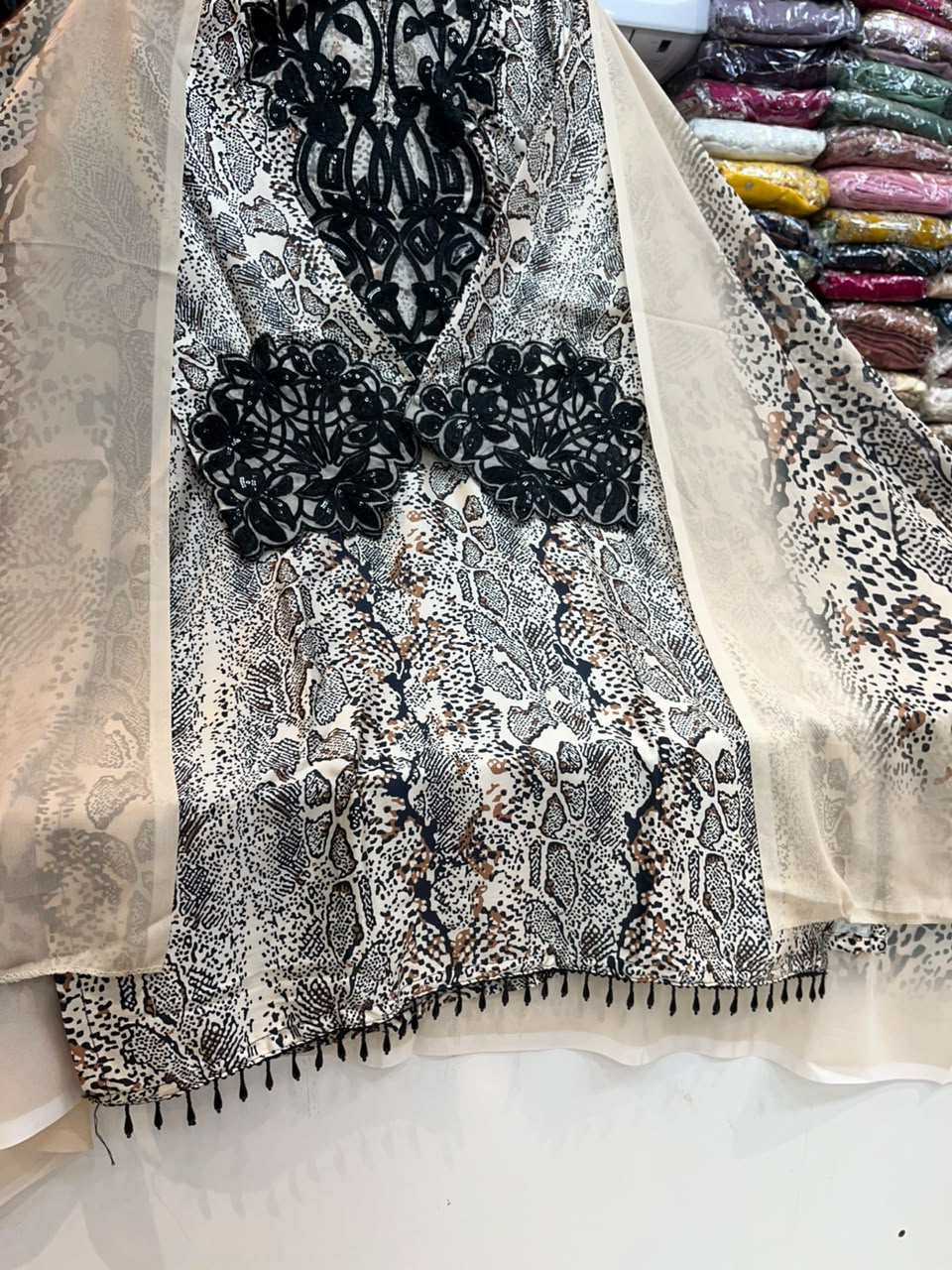 PAKISTANI CHEETAH SUIT 1165