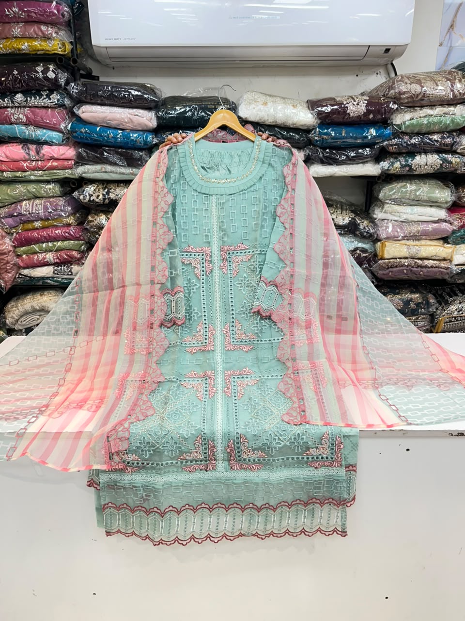 PAKISTANI SUIT 1135