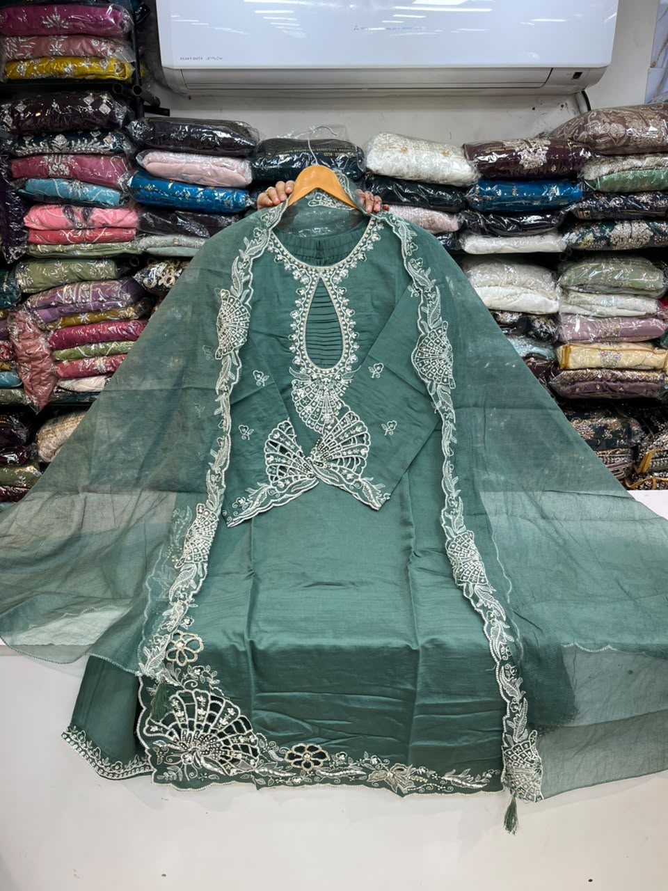 PAKISTANI SUIT 1143