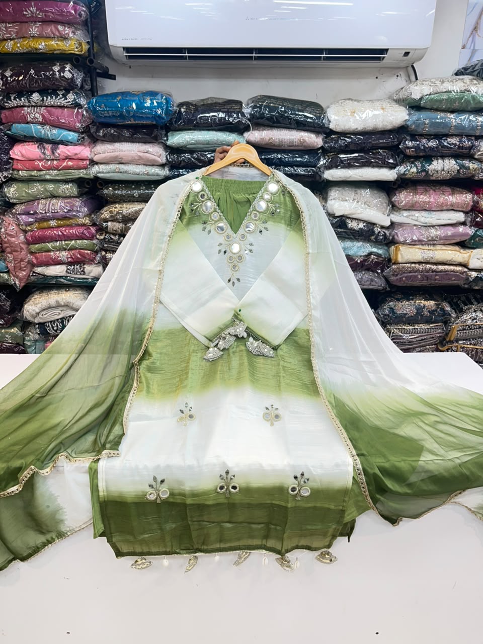 PAKISTANI MIRROR WORK 1124
