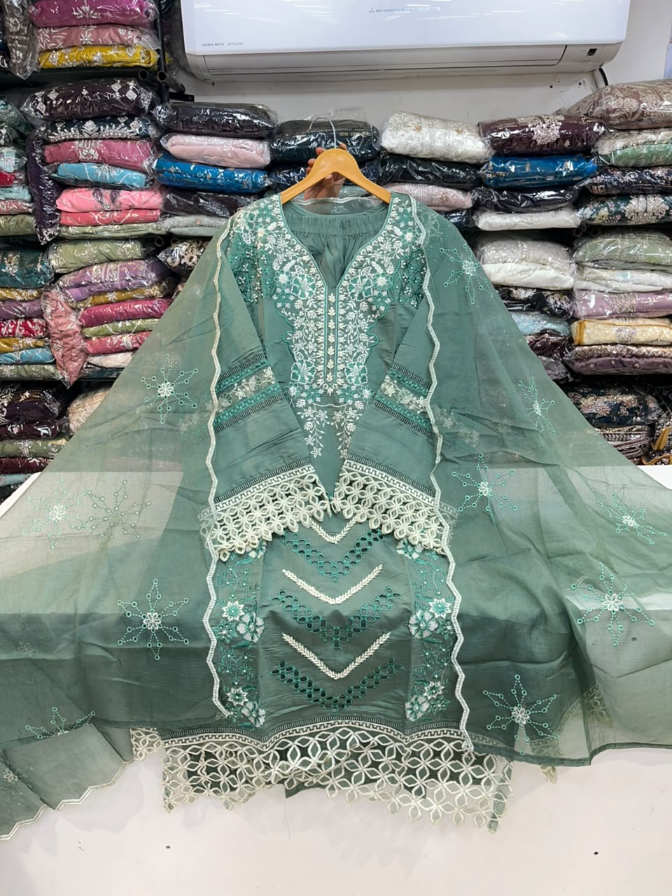 PAKISTANI SUIT 1136