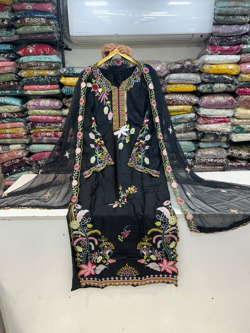 PAKISTANI SUIT 1170