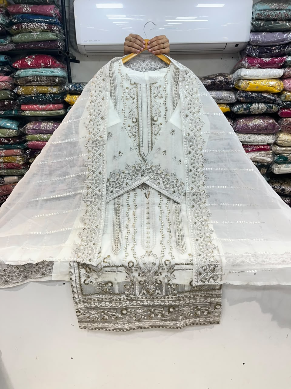 PAKISTANI SUIT 1167