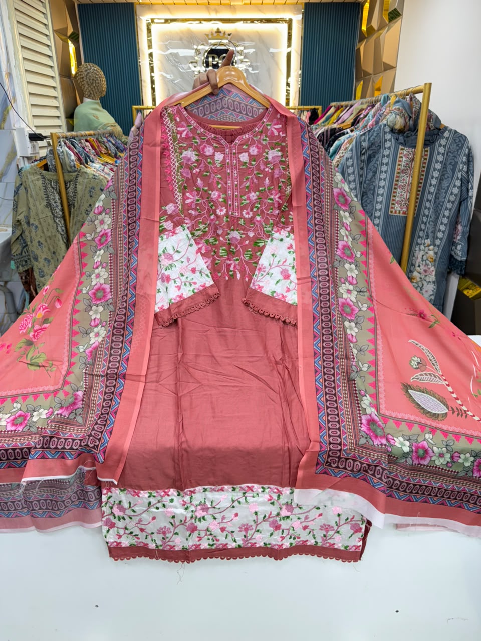 KASHMIRI SUIT 190
