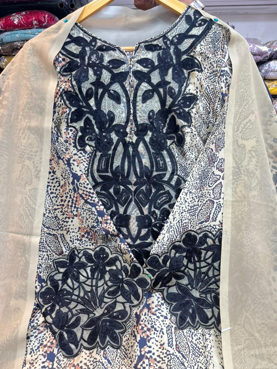 PAKISTANI CHEETAH SUIT 1165