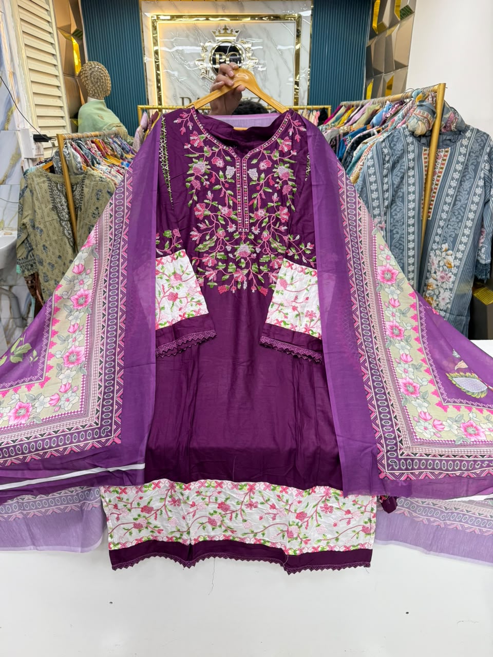 KASHMIRI SUIT 190