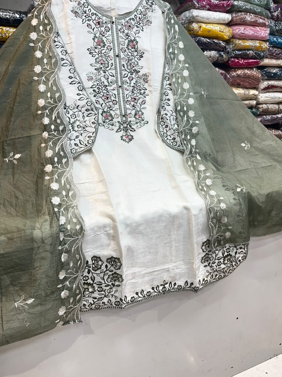 PAKISTANI SUIT 1159