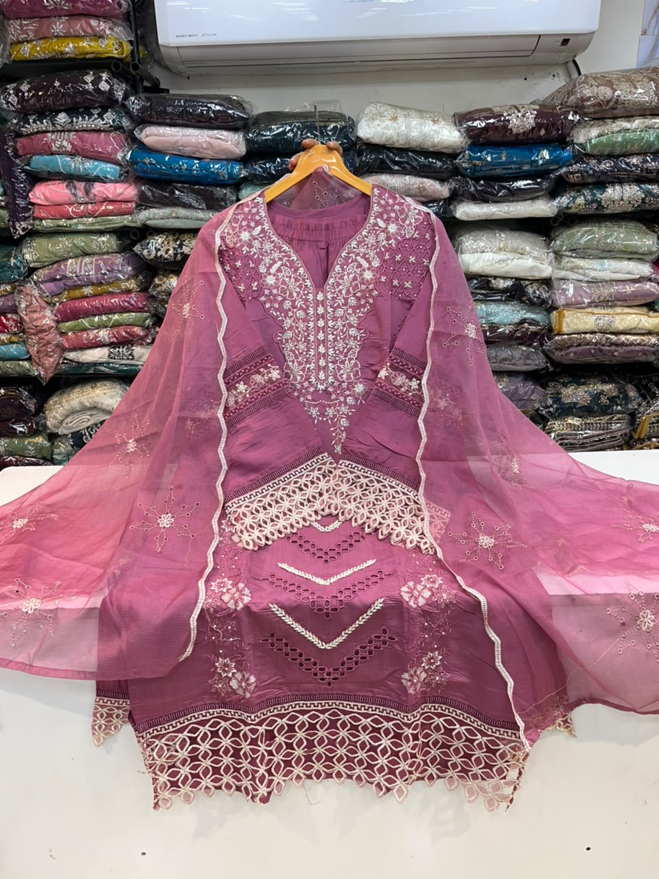 PAKISTANI SUIT 1136
