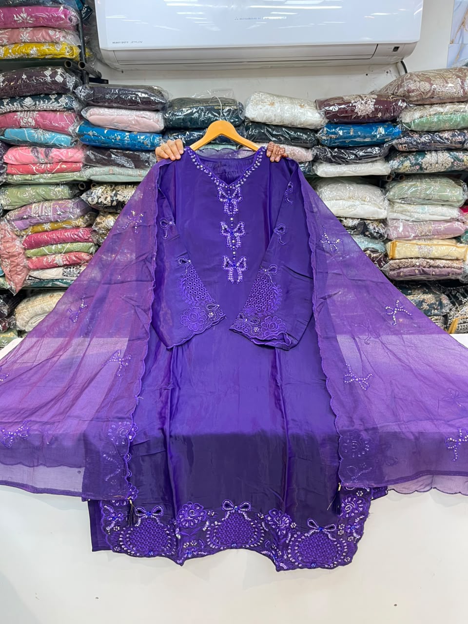 PAKISTANI SUIT BOW 1147