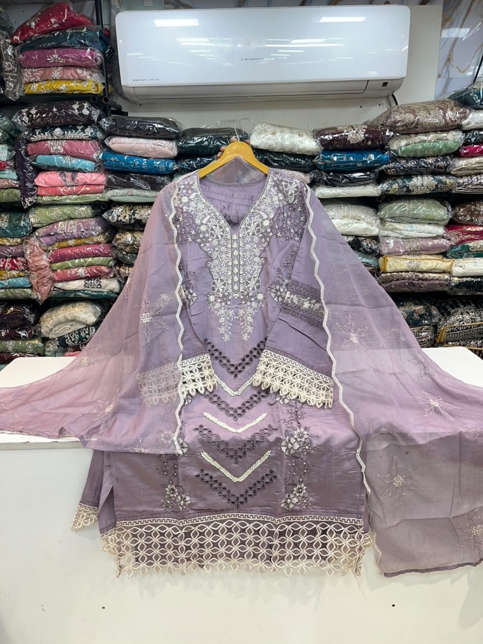 PAKISTANI SUIT 1136