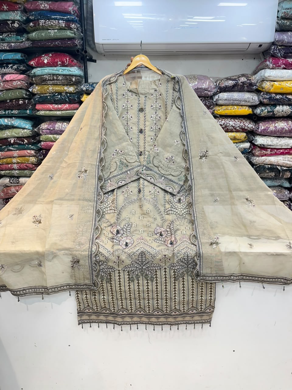 PAKISTANI SUIT 1163