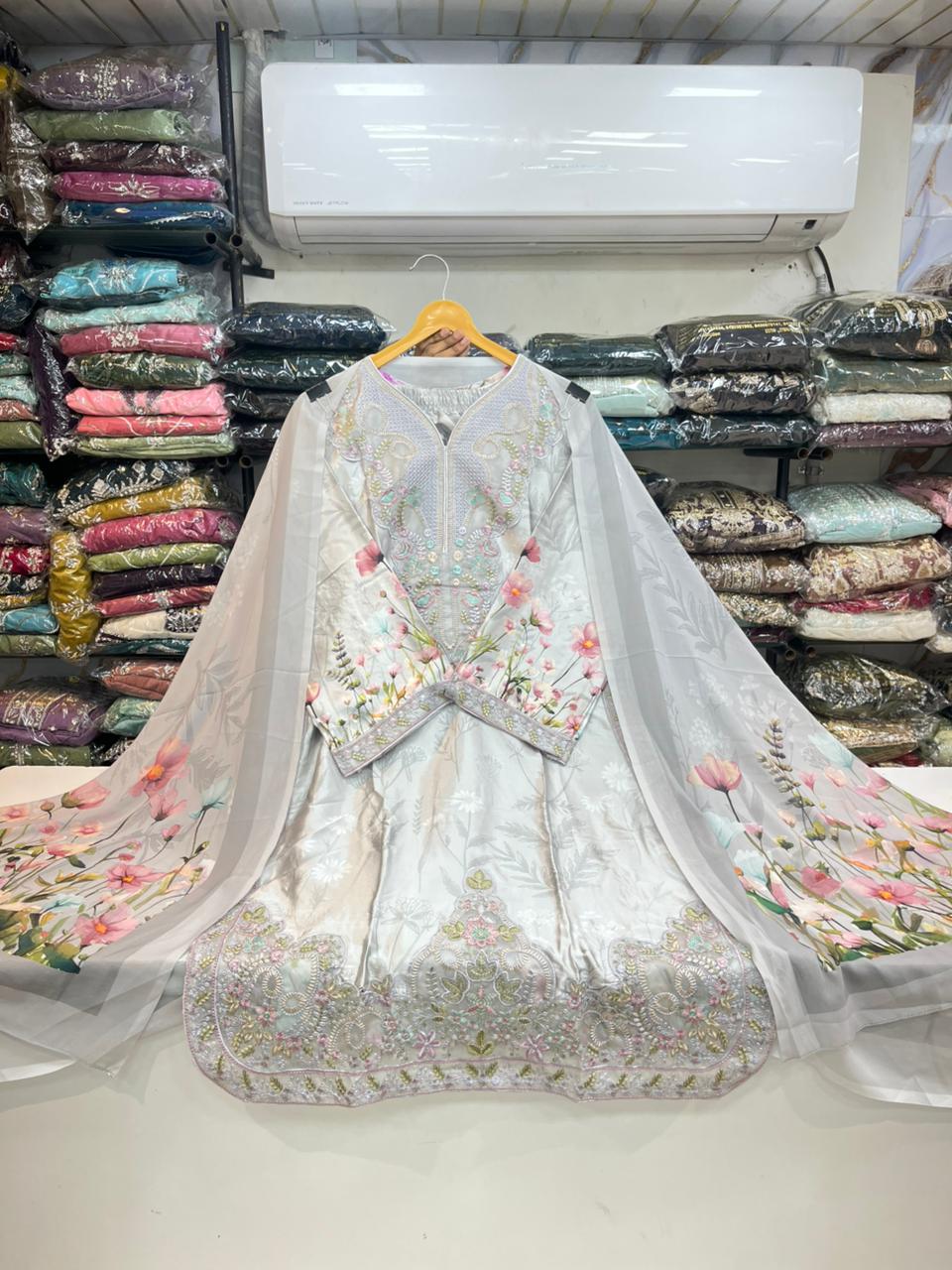 PAKISTANI SUIT EMBROIDERY