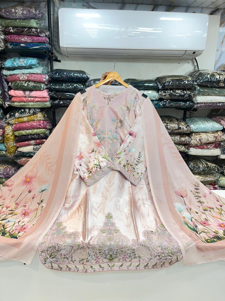 PAKISTANI SUIT EMBROIDERY