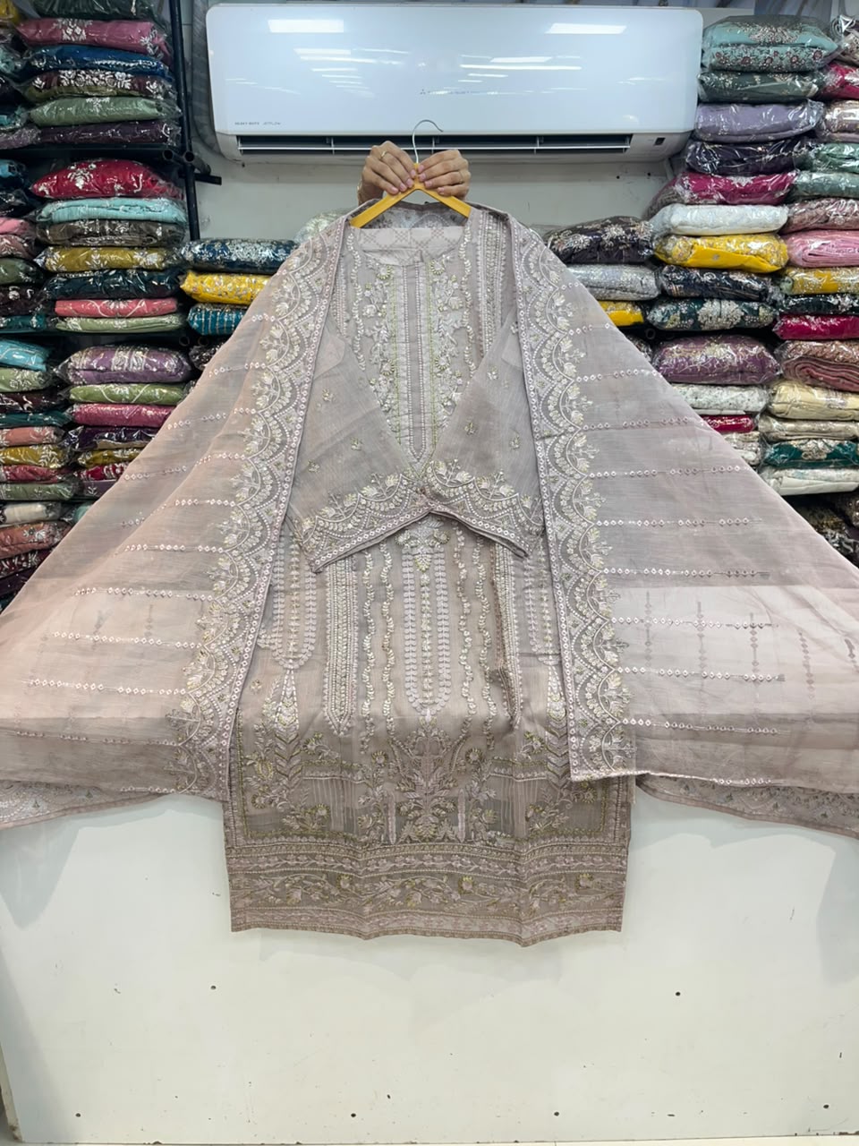 PAKISTANI SUIT 1167